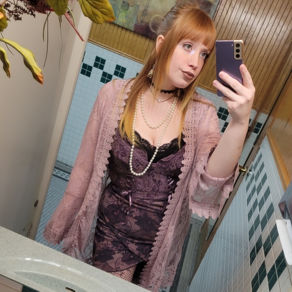 Meet your Posher, Christina - Picture 4 of 4